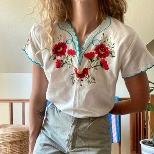 ❤️SOLD❤️Vtg Embroidered Blouse